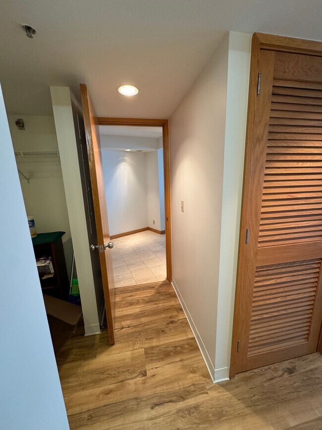 Building Photo - 2/2/2 Ocean-Front Nauru Towers, Endless Ocean Views, 34Floor
