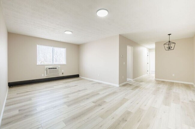 Building Photo - 35 Oakmount Ave