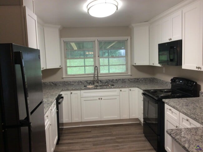 Building Photo - 6422 Gibson Rd