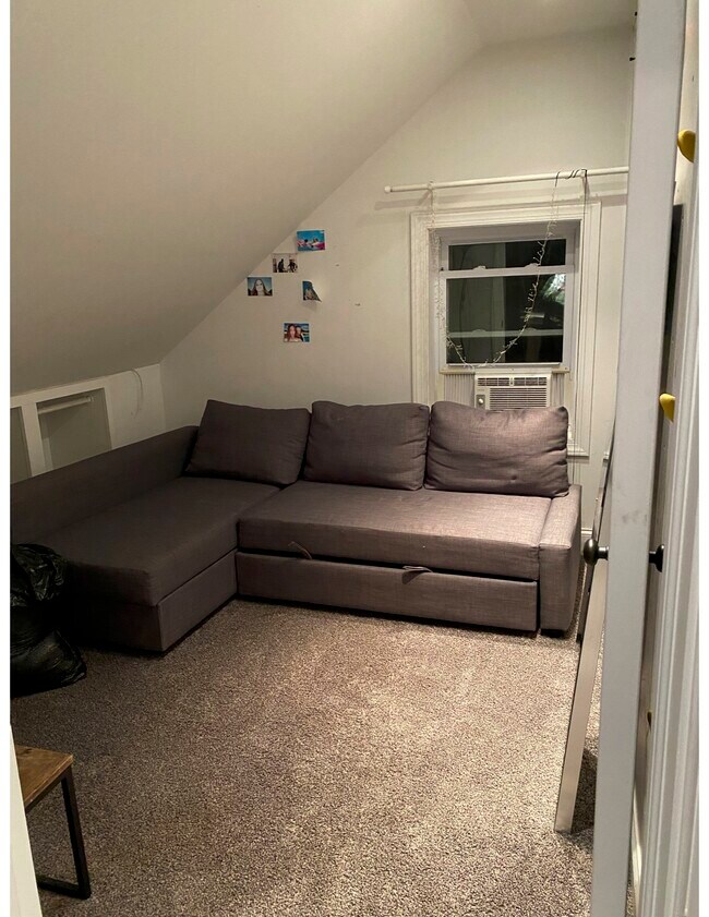 Bedroom 4 3rd floor - 2432 E County Line Rd