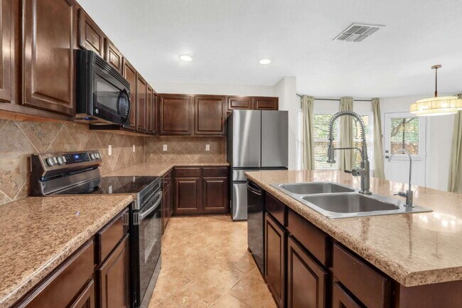 Building Photo - 10838 Black Wolf Bay