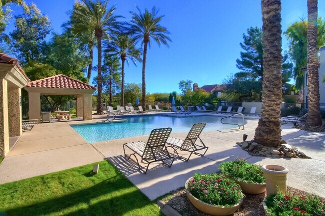 Building Photo - Bright & Spacious 2 Bed, 2 Bath Apartment