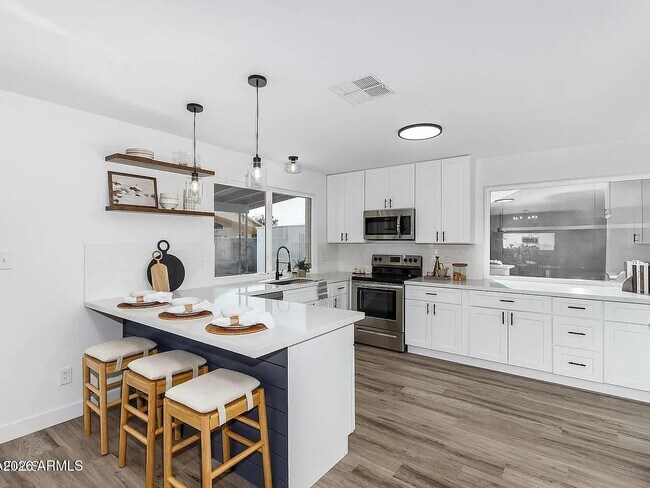 Building Photo - 2529 E Commonwealth Cir