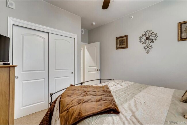 Building Photo - 24886 E Calhoun Plz