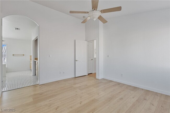 Building Photo - 8758 Arawana Pl