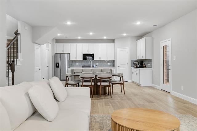 Building Photo - 2724 Big Bend Mews