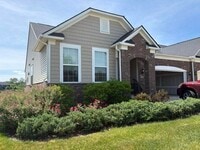 Building Photo - 582 Ivyland St