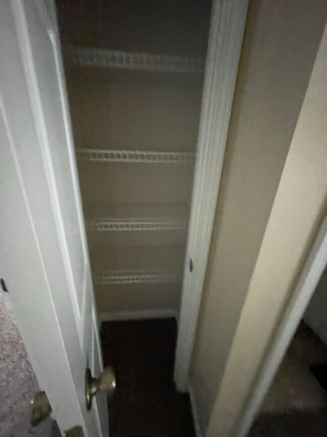 Building Photo - Briarwood West -