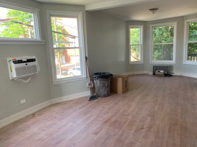 Building Photo - 4017 N Kilbourn Ave