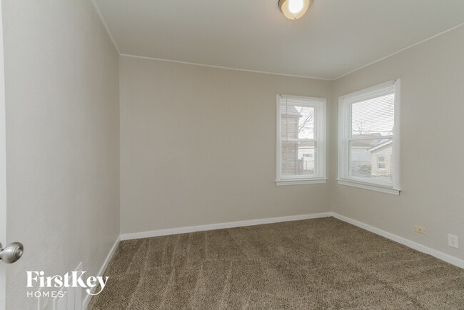 Building Photo - 20 164th St