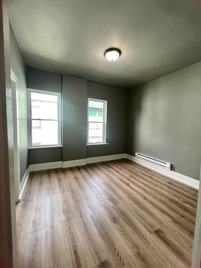 Building Photo - 41 Elk St