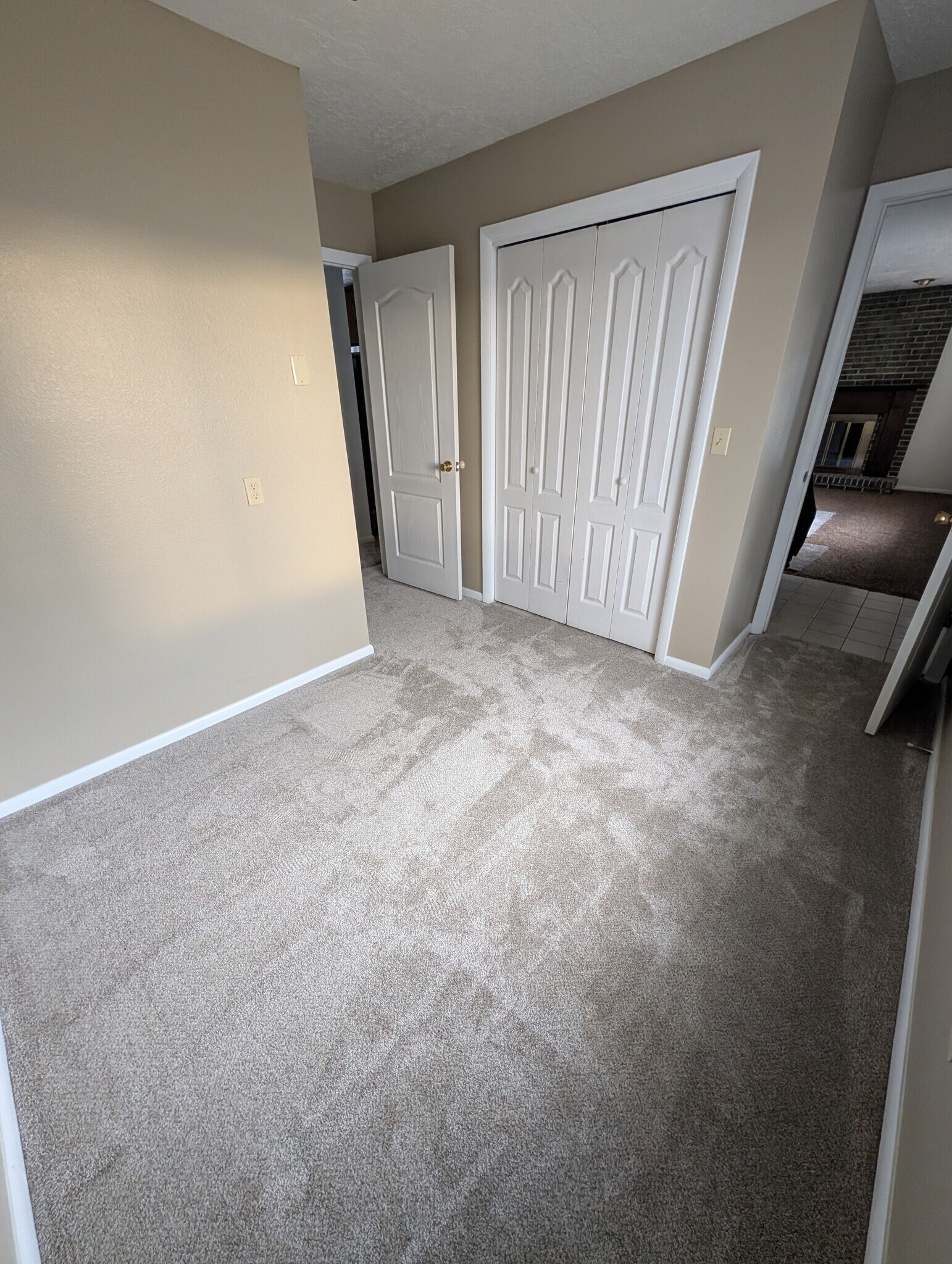 Building Photo - 2030 Ardella Dr