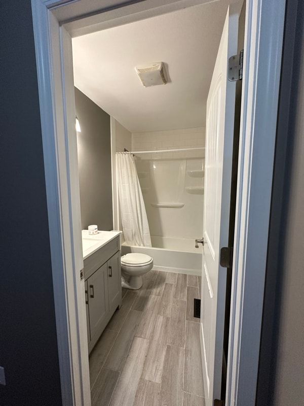 Building Photo - 718 Woodhill Dr