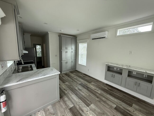 Building Photo - 7250 FL-44