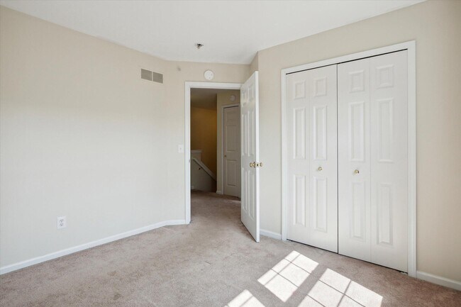 Building Photo - 2817 Barclay Way