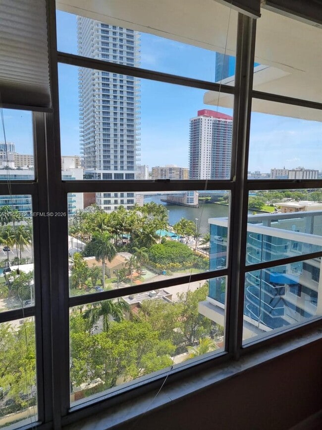 Building Photo - 3800 S Ocean Dr