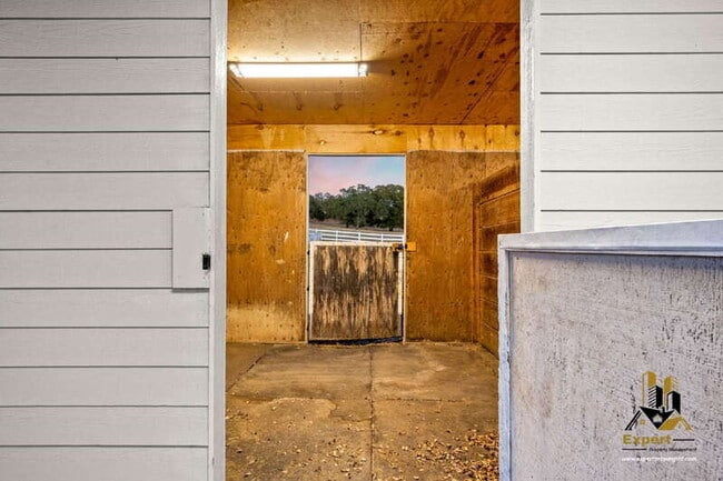 Building Photo - 5291 Bryant Rd