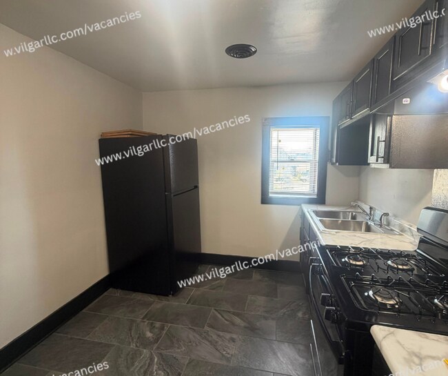 Building Photo - 5035 Tod Ave
