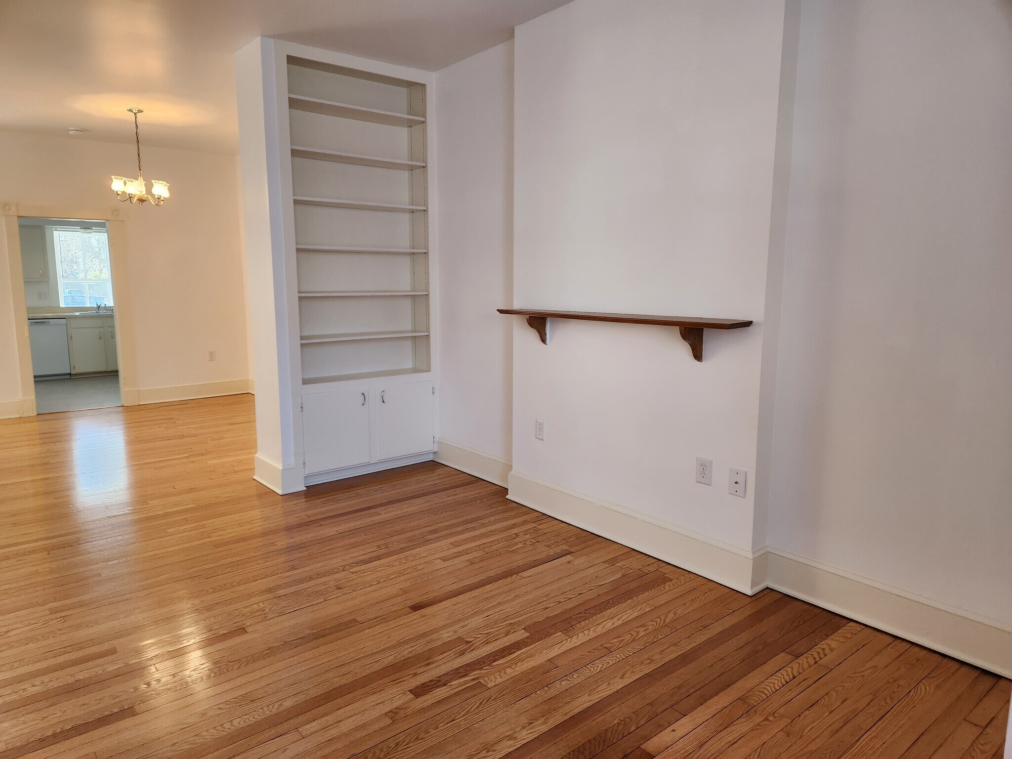 Building Photo - 125 Peyton St