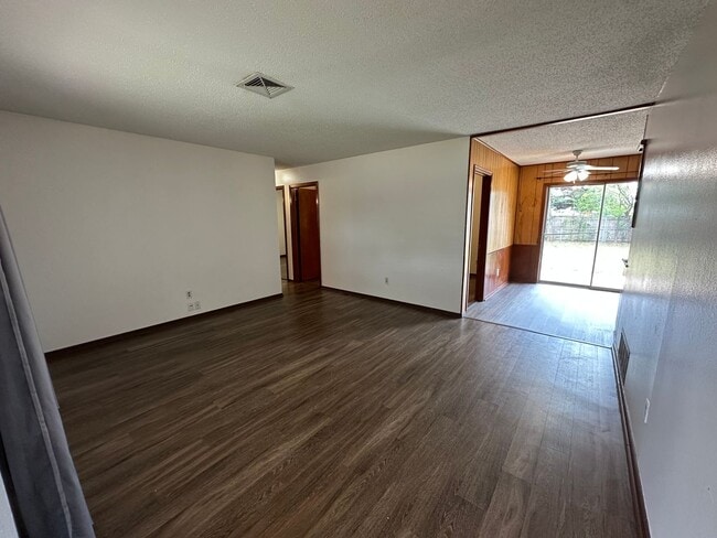 Building Photo - 4720 Spiva Dr