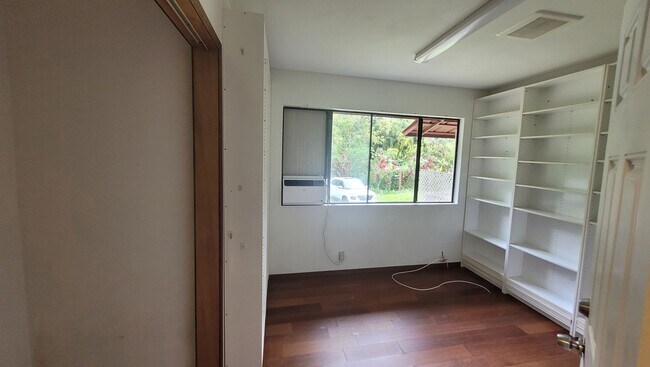 Building Photo - 15-1876 19th Ave