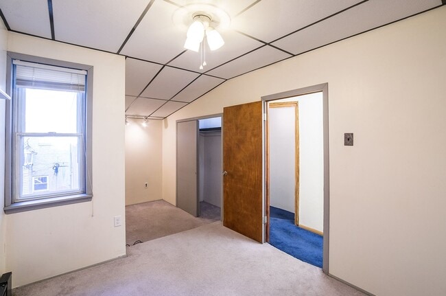 Building Photo - Three Bed East Passyunk Crossing Home