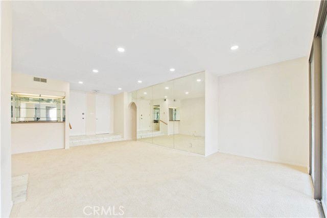 Building Photo - 5340 Yarmouth Ave