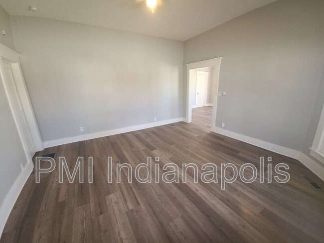Building Photo - 639 W Morgan St