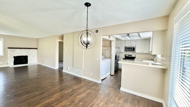 Building Photo - Beautifully Remodeled Upstairs Condo Unit with Private Balcony Patio in Downtown Fallbrook!