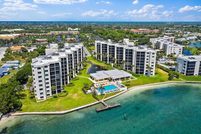 Building Photo - 19800 Sandpointe Bay Dr S