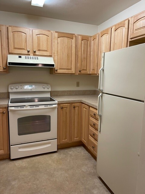 Kitchen - Hillside House Apartments