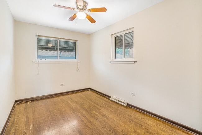 Building Photo - 8840 S Halsted St