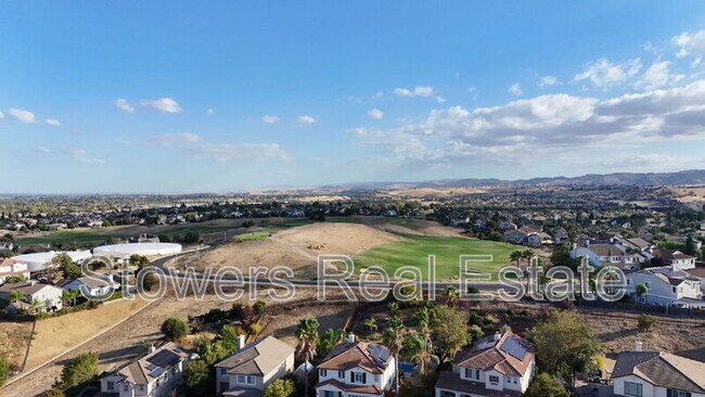 Building Photo - 729 Copperfield Ct