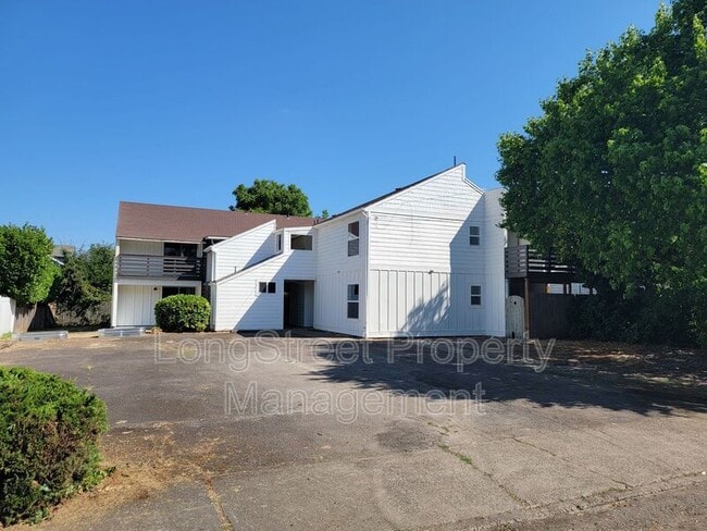 Primary Photo - 627 3rd St SE