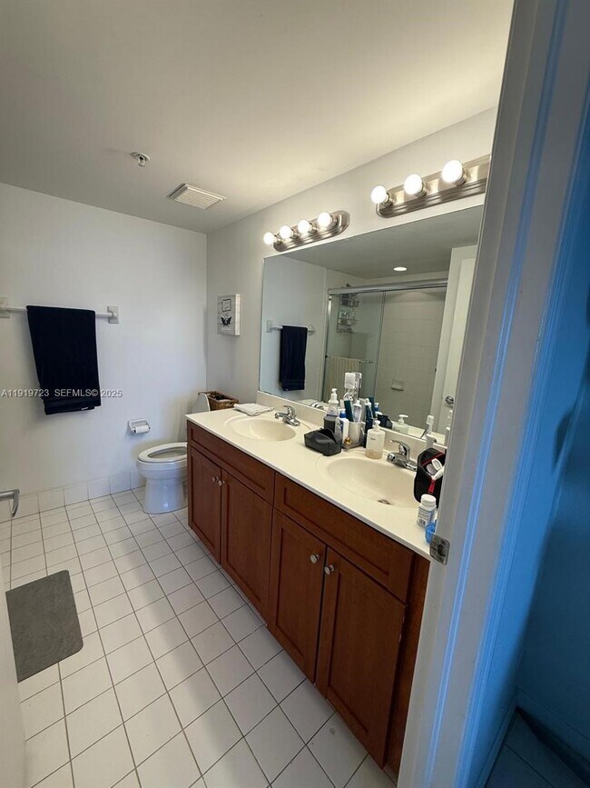 Building Photo - 36 NW 6th Ave