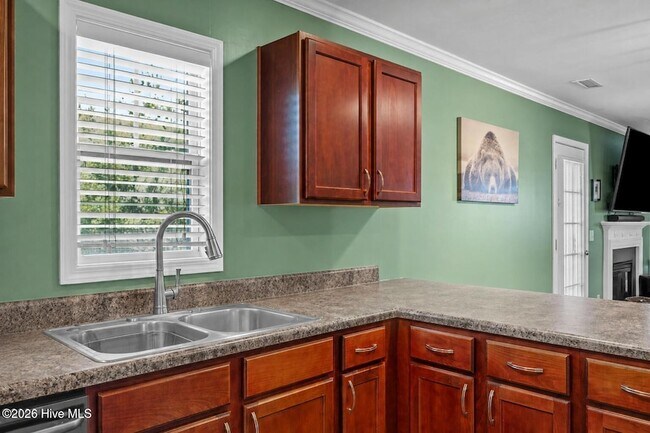 Building Photo - 553 Montego Ct
