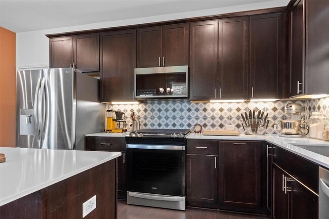 Building Photo - 6809 Ellsworth Walk