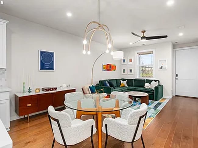 Building Photo - Luxury Living in Reed’s Crossing – Designe...