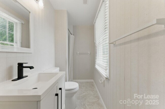 Building Photo - 7016 Wannamaker Ln