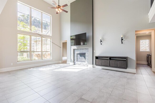 Building Photo - 499 Anfield Cir