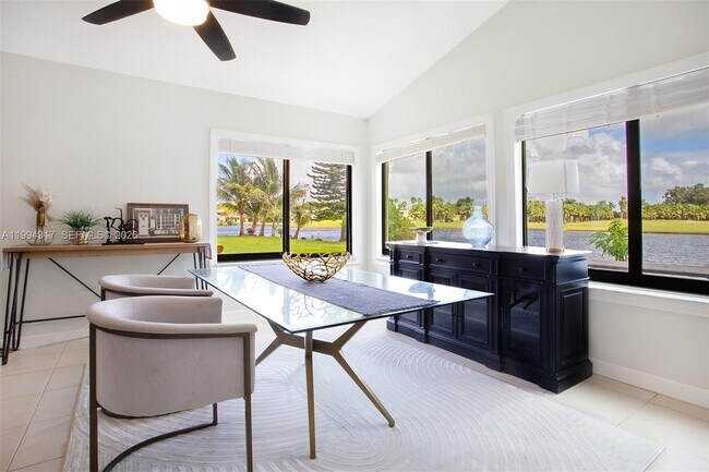 Building Photo - 524 Village Lake Dr