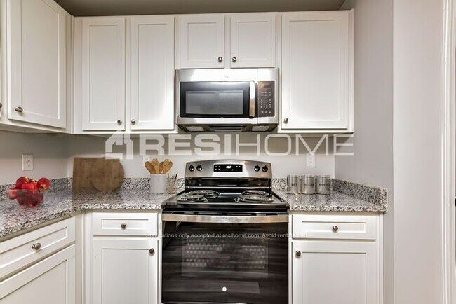 Building Photo - 109 Wellbrook Ct NE