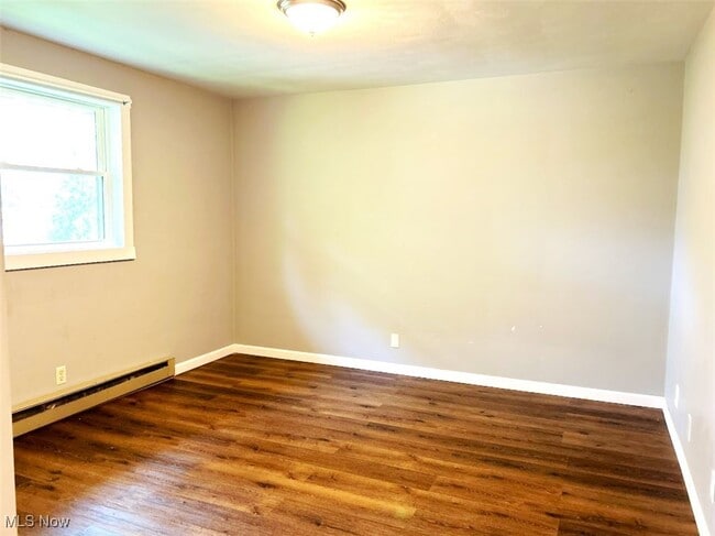 Building Photo - 141 Pikeview Rd