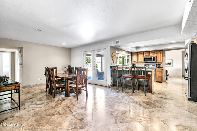 Building Photo - 8532 E San Bruno Dr
