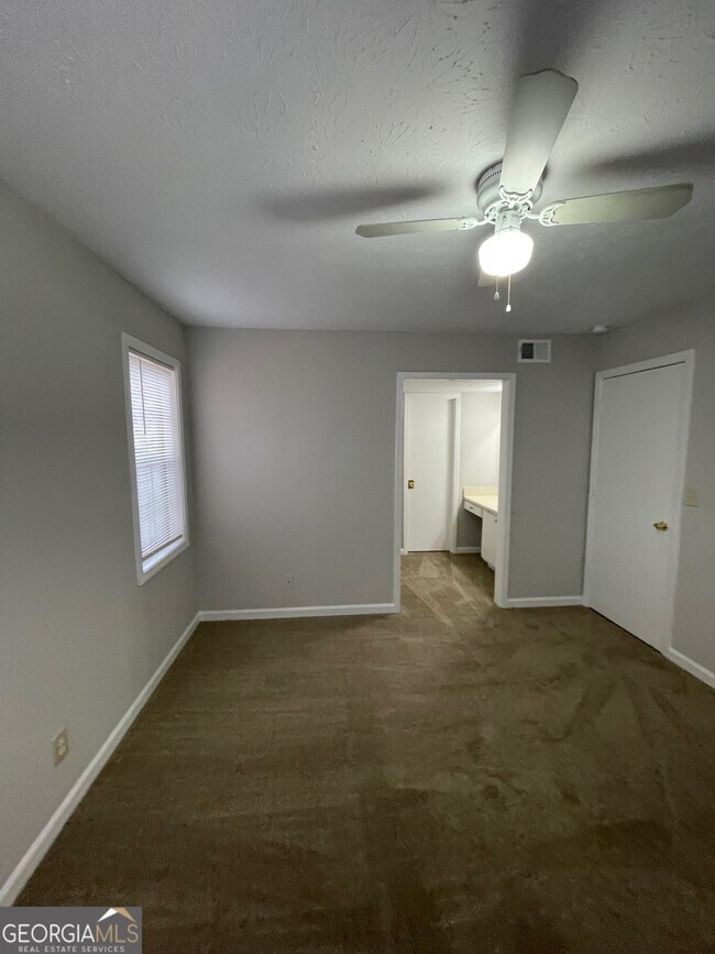 Building Photo - 155 Bowen St