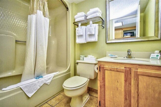 Building Photo - 2311 S Ocean Blvd