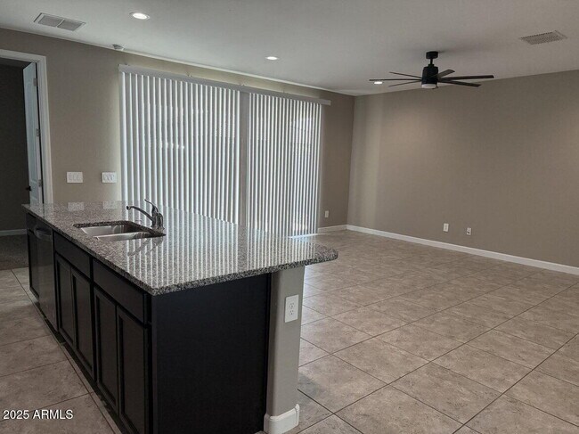 Building Photo - 38163 W Santa Monica Ave