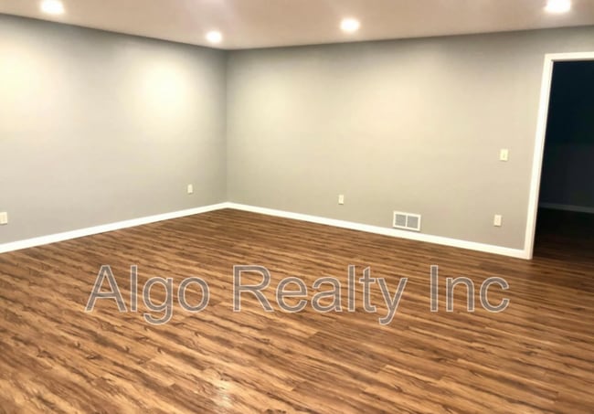 Building Photo - 1426 N Morgan Ave