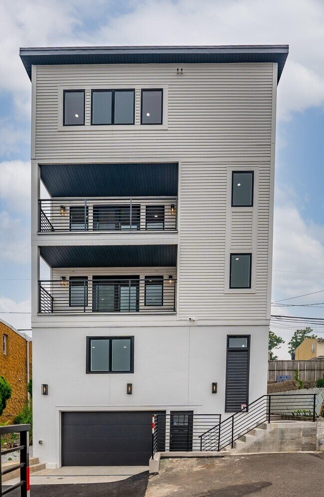 Building Photo - 6719 Meadowview Ave