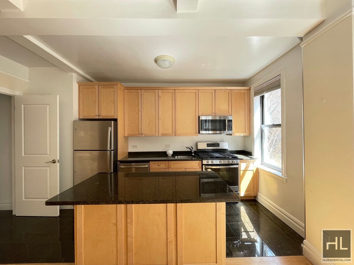 Building Photo - EAST 92 STREET